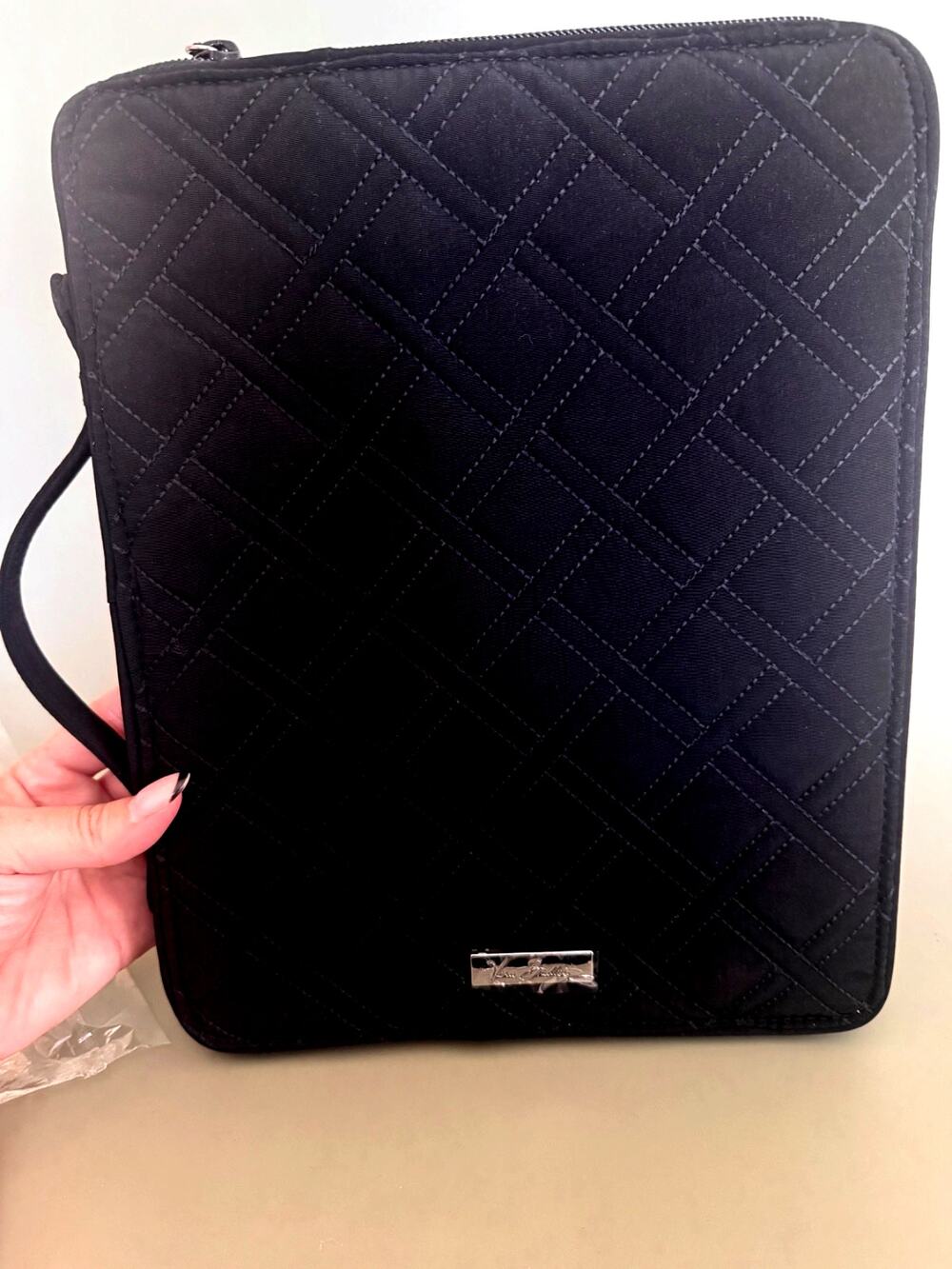 NWT Vera Bradley Tablet Tamer Organizer Case Quilted Black Brand New P01